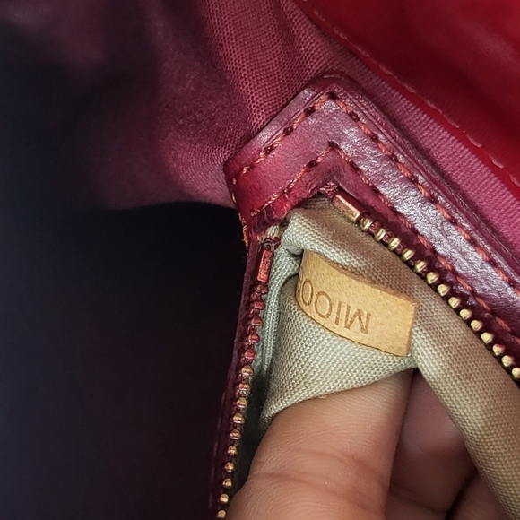 (2) authentic Louis Vuitton Vernis Purses! - Picture 7 of 16